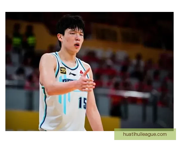 12.6秒关键绝杀杨瀚森奋力拼搏手臂血痕显现笑容依旧灿烂